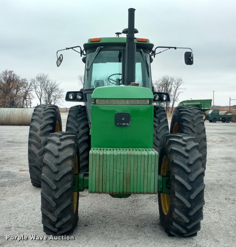image for item BU9846 1988 John Deere 4850 MFWD tractor