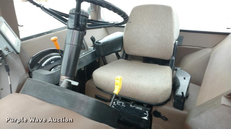 image for item BU9846 1988 John Deere 4850 MFWD tractor