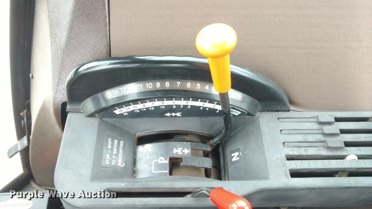 image for item BU9846 1988 John Deere 4850 MFWD tractor