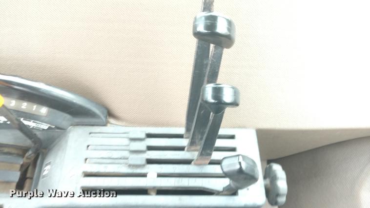 image for item BU9846 1988 John Deere 4850 MFWD tractor