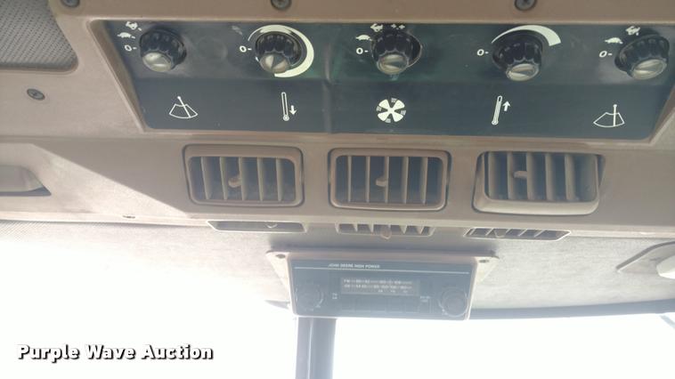 image for item BU9846 1988 John Deere 4850 MFWD tractor