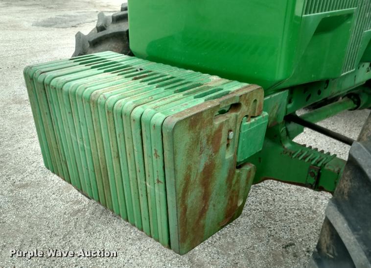 image for item BU9846 1988 John Deere 4850 MFWD tractor