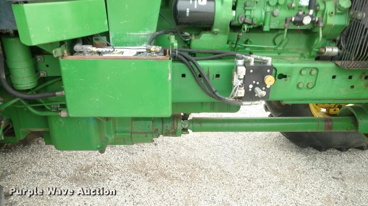 image for item BU9846 1988 John Deere 4850 MFWD tractor