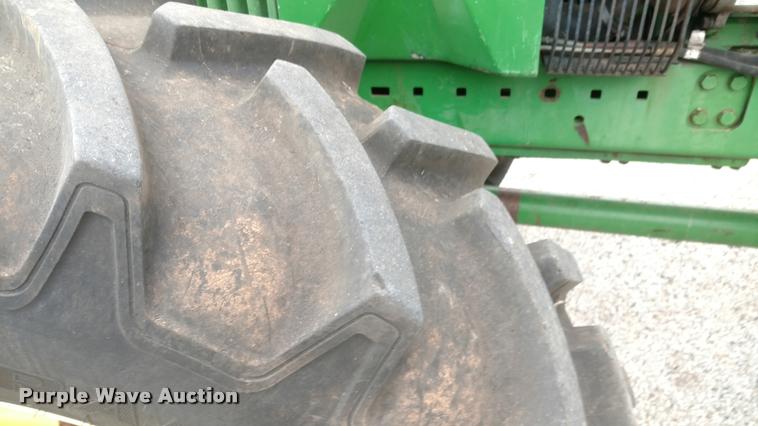 image for item BU9846 1988 John Deere 4850 MFWD tractor