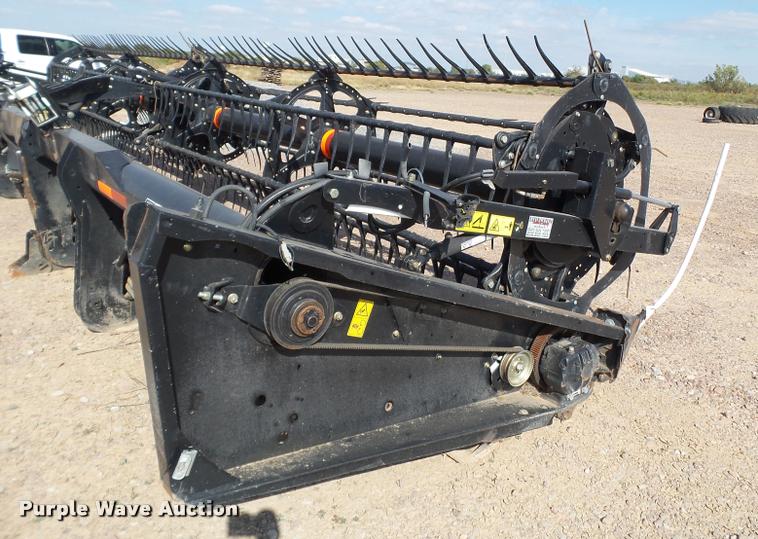 image for item BZ9227 2013 MacDon D65D draper head