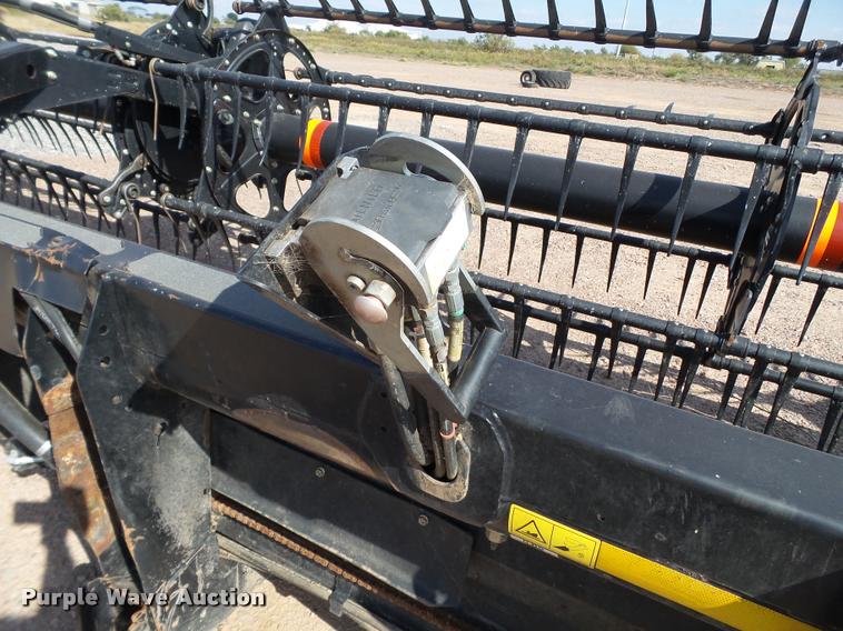 image for item BZ9227 2013 MacDon D65D draper head