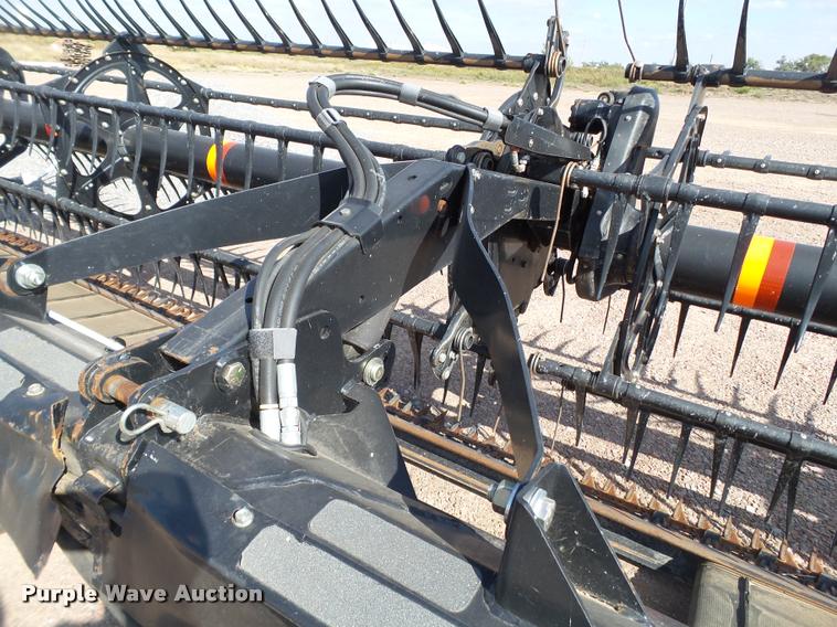 image for item BZ9227 2013 MacDon D65D draper head