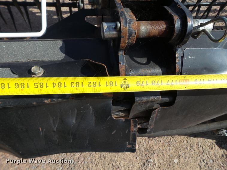 image for item BZ9227 2013 MacDon D65D draper head