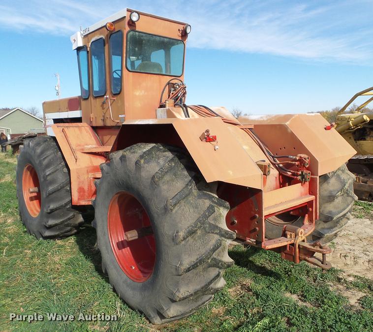 image for item BZ9937 1975 International 4568 4WD tractor