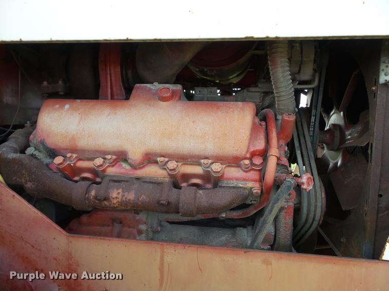 image for item BZ9937 1975 International 4568 4WD tractor