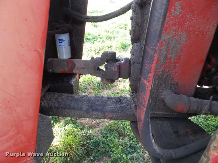 image for item BZ9937 1975 International 4568 4WD tractor