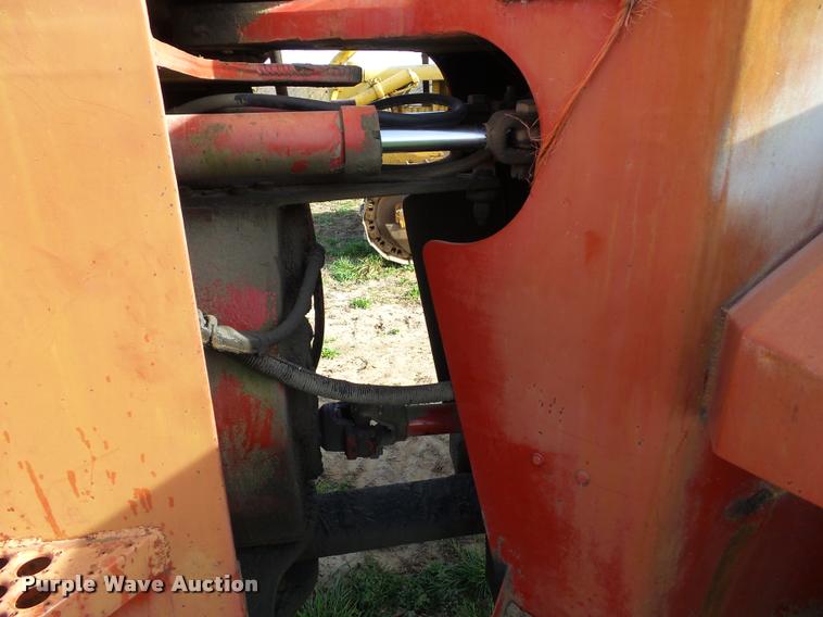 image for item BZ9937 1975 International 4568 4WD tractor