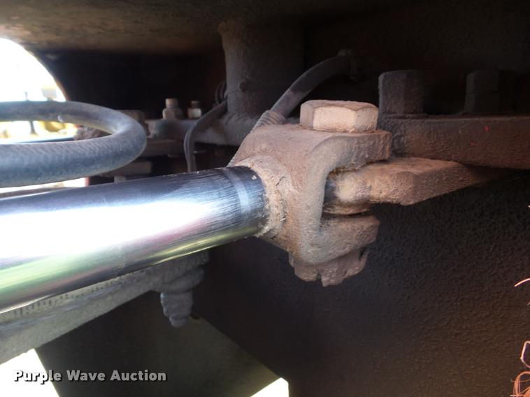 image for item BZ9937 1975 International 4568 4WD tractor