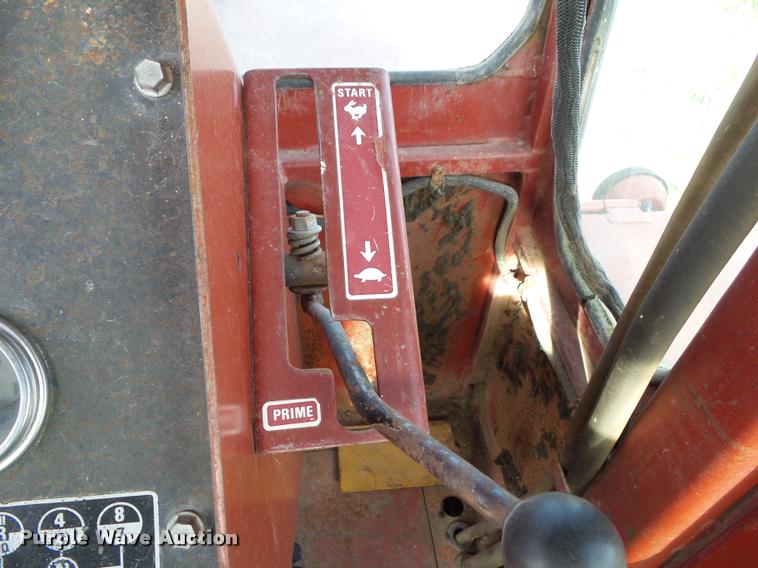 image for item BZ9937 1975 International 4568 4WD tractor