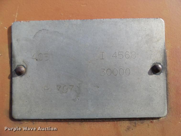 image for item BZ9937 1975 International 4568 4WD tractor