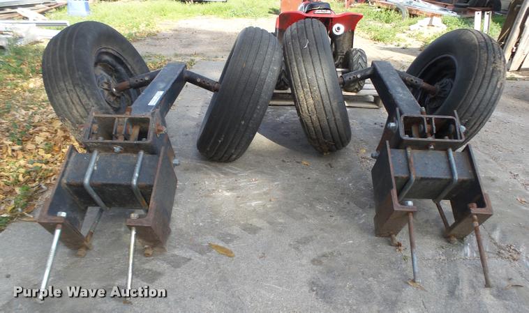 image for item CA9272 Hiniker gauge wheels