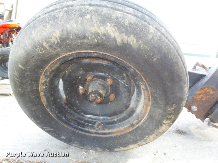 image for item CA9272 Hiniker gauge wheels