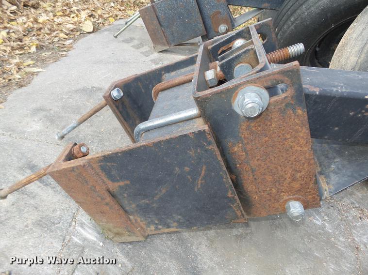 image for item CA9272 Hiniker gauge wheels