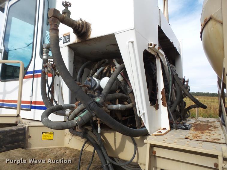 image for item DA3758 1998 Tyler Patriot 150 self-propelled sprayer