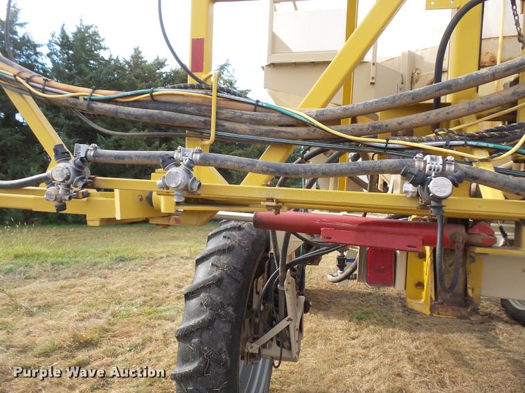 image for item DA3758 1998 Tyler Patriot 150 self-propelled sprayer