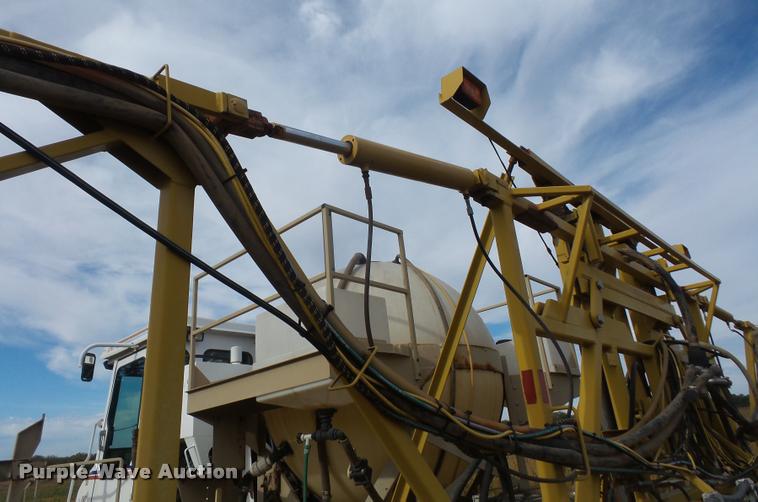 image for item DA3758 1998 Tyler Patriot 150 self-propelled sprayer