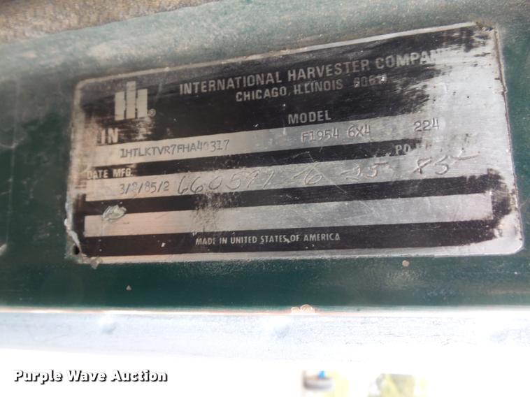 image for item DA3777 1985 International F1954 truck cab and chassis