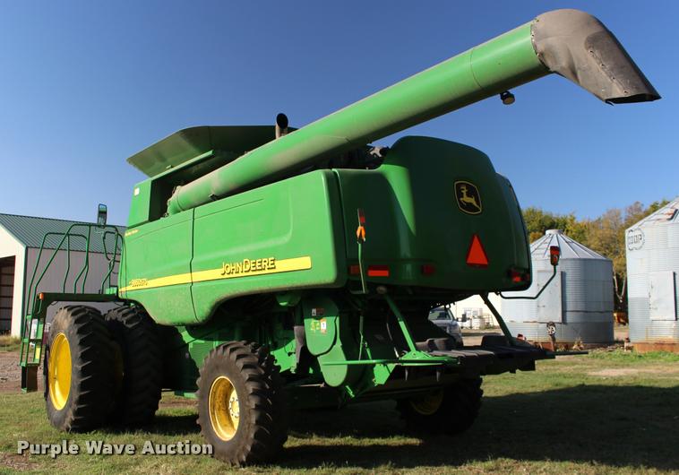 image for item DA4260 2007 John Deere 9860 STS combine