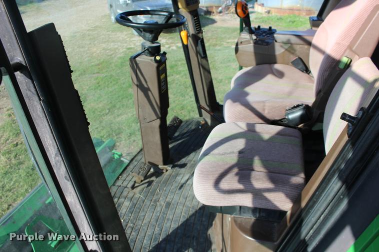 image for item DA4260 2007 John Deere 9860 STS combine