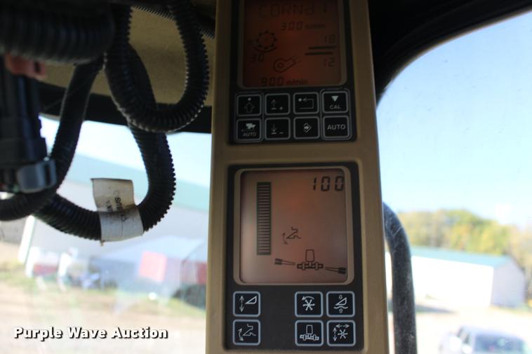 image for item DA4260 2007 John Deere 9860 STS combine