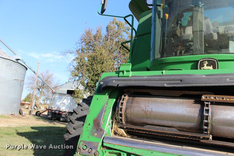 image for item DA4260 2007 John Deere 9860 STS combine