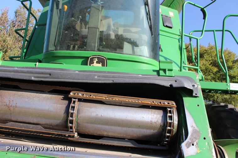 image for item DA4260 2007 John Deere 9860 STS combine