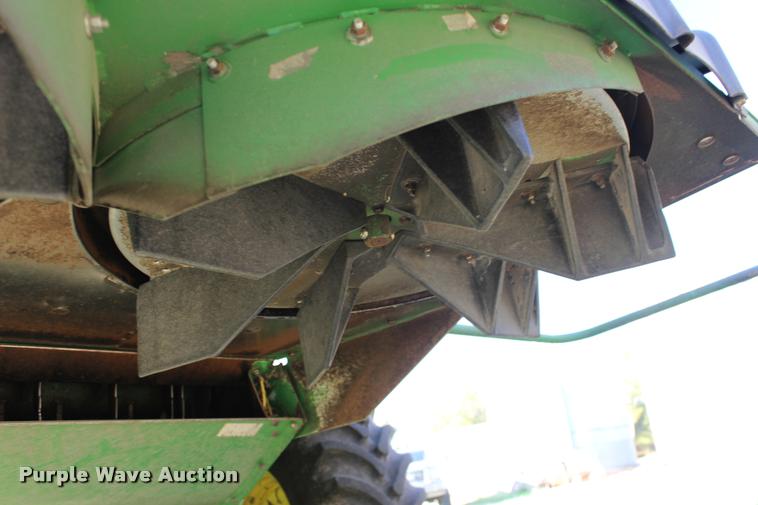 image for item DA4260 2007 John Deere 9860 STS combine