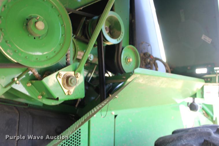 image for item DA4260 2007 John Deere 9860 STS combine