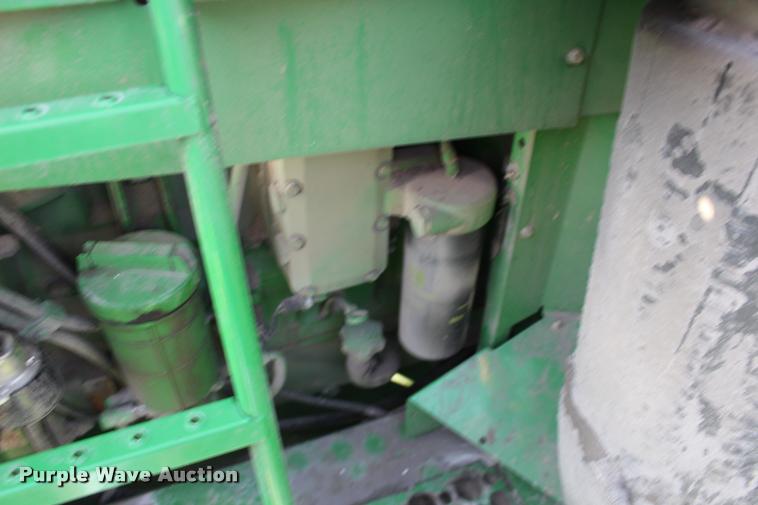 image for item DA4260 2007 John Deere 9860 STS combine