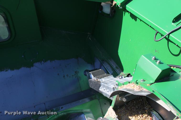 image for item DA4260 2007 John Deere 9860 STS combine