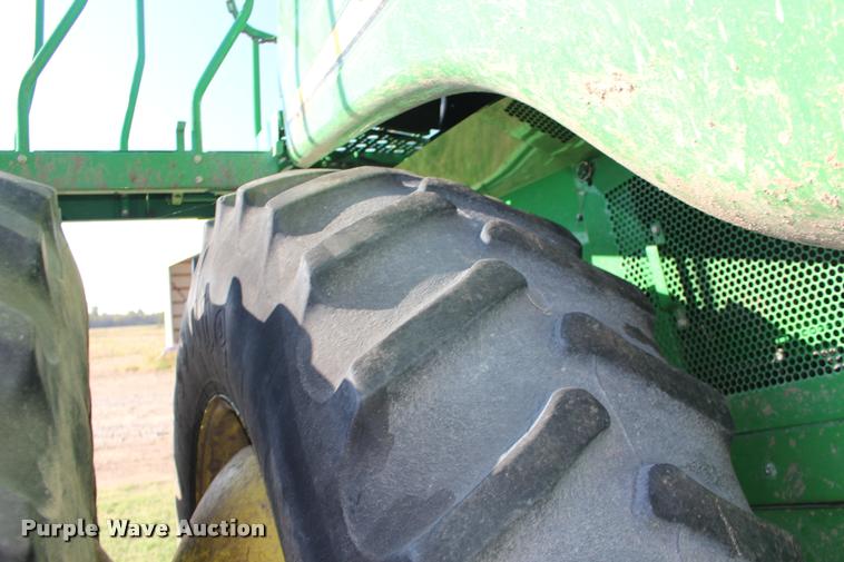 image for item DA4260 2007 John Deere 9860 STS combine