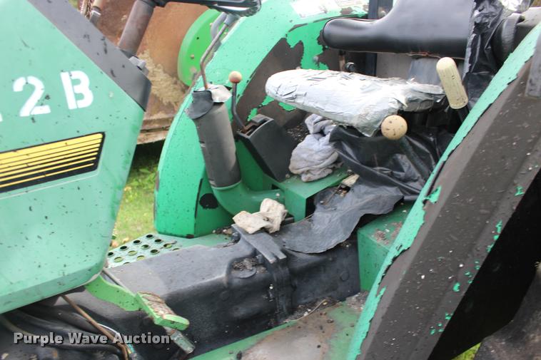 image for item DA4288 1992 John Deere 5400 utility tractor