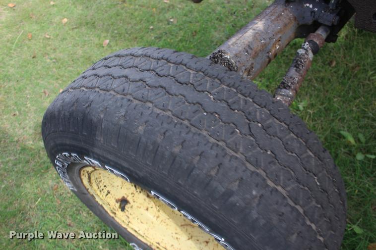 image for item DA4288 1992 John Deere 5400 utility tractor