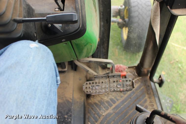 image for item DA4289 1998 John Deere 5510 tractor