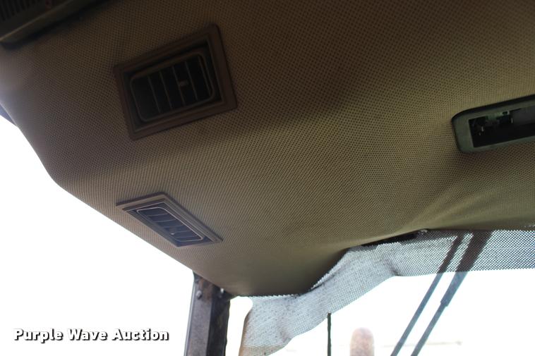 image for item DA4289 1998 John Deere 5510 tractor