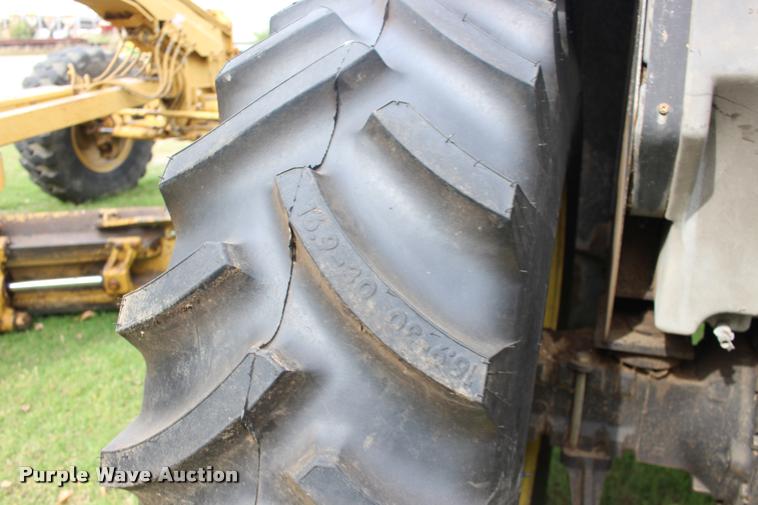 image for item DA4289 1998 John Deere 5510 tractor