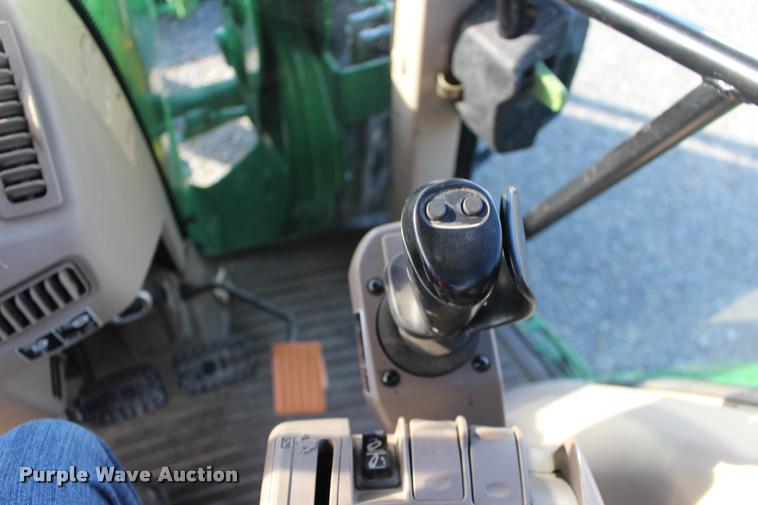 image for item DA4293 2011 John Deere 7230 Premium MFWD tractor