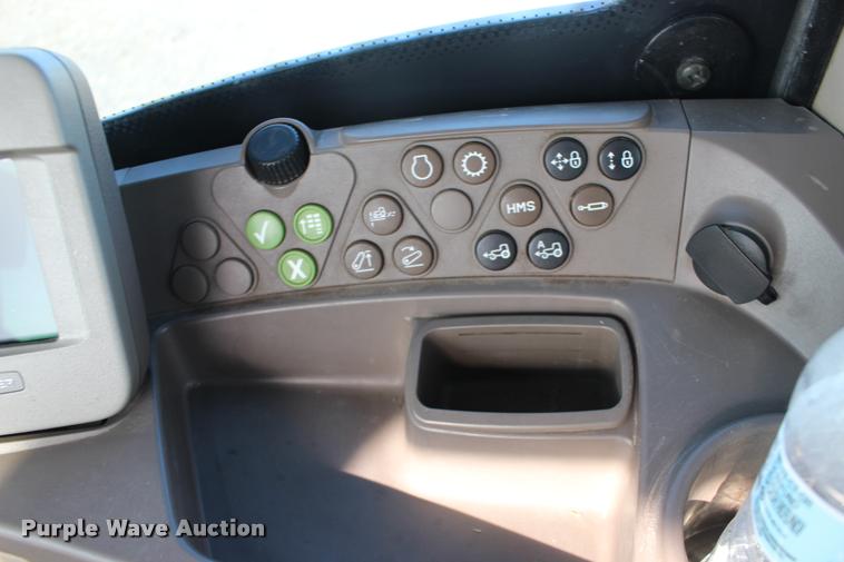 image for item DA4293 2011 John Deere 7230 Premium MFWD tractor