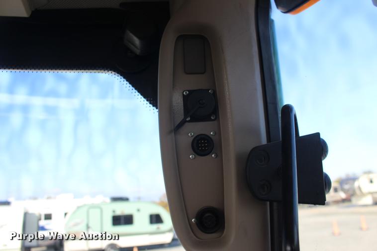 image for item DA4293 2011 John Deere 7230 Premium MFWD tractor