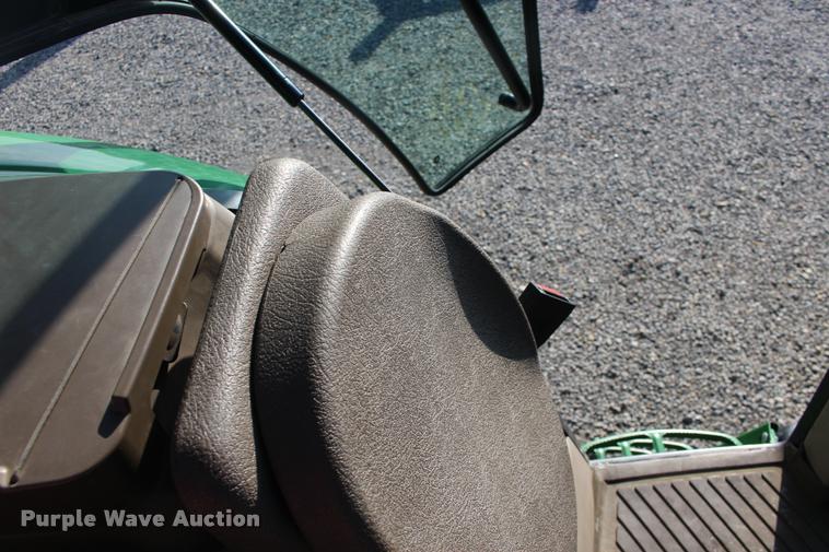 image for item DA4293 2011 John Deere 7230 Premium MFWD tractor