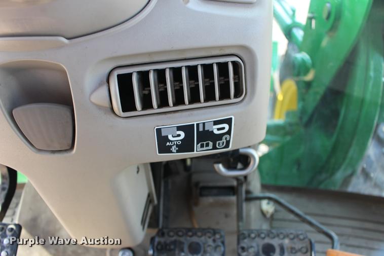 image for item DA4293 2011 John Deere 7230 Premium MFWD tractor