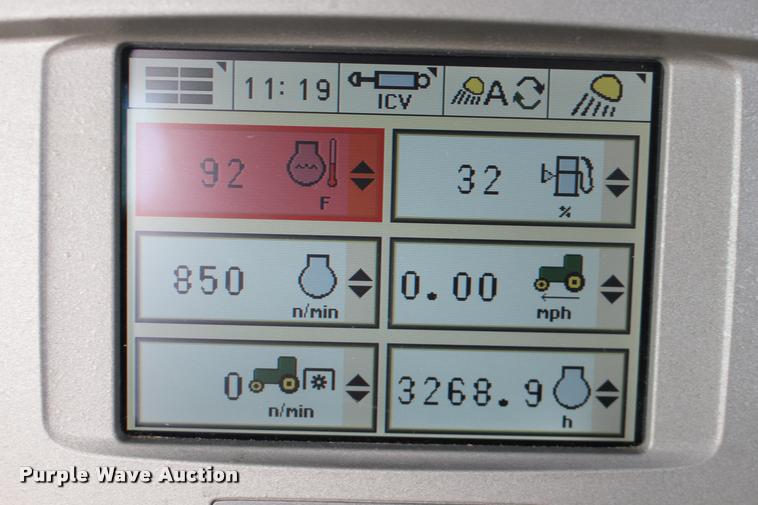 image for item DA4293 2011 John Deere 7230 Premium MFWD tractor