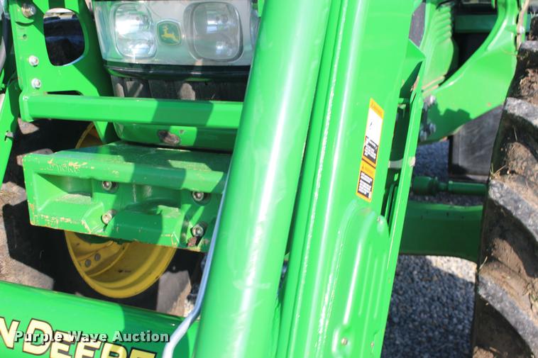 image for item DA4293 2011 John Deere 7230 Premium MFWD tractor