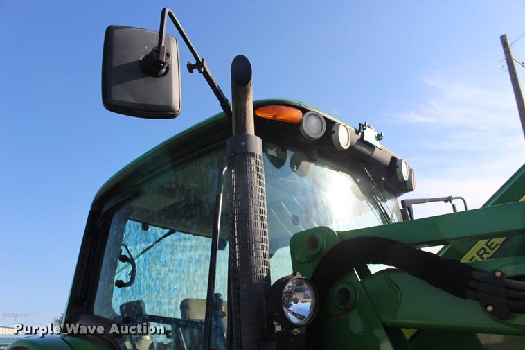 image for item DA4293 2011 John Deere 7230 Premium MFWD tractor