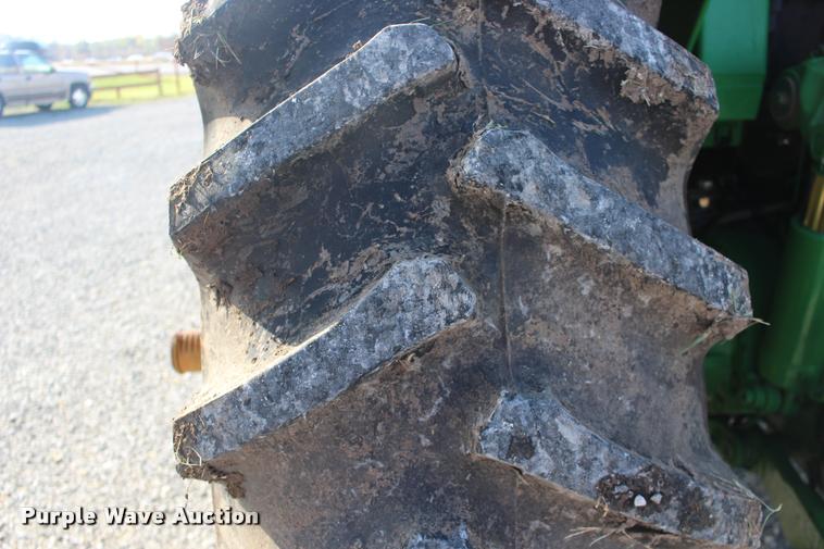 image for item DA4293 2011 John Deere 7230 Premium MFWD tractor